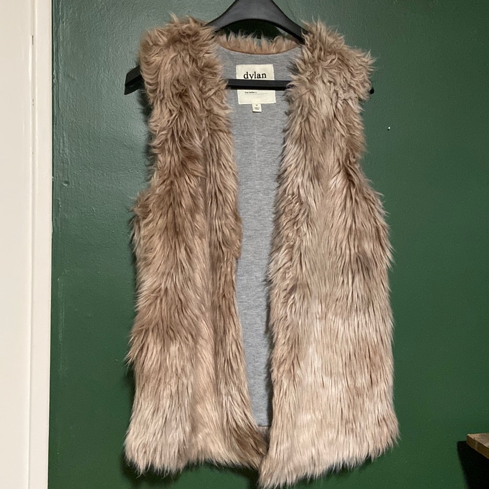 Dylan fur vest. Size medium